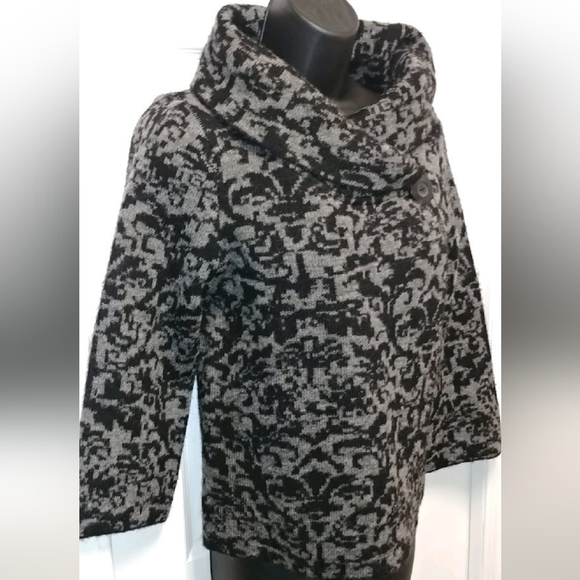 Tahari wool blend sweater - Picture 6 of 8